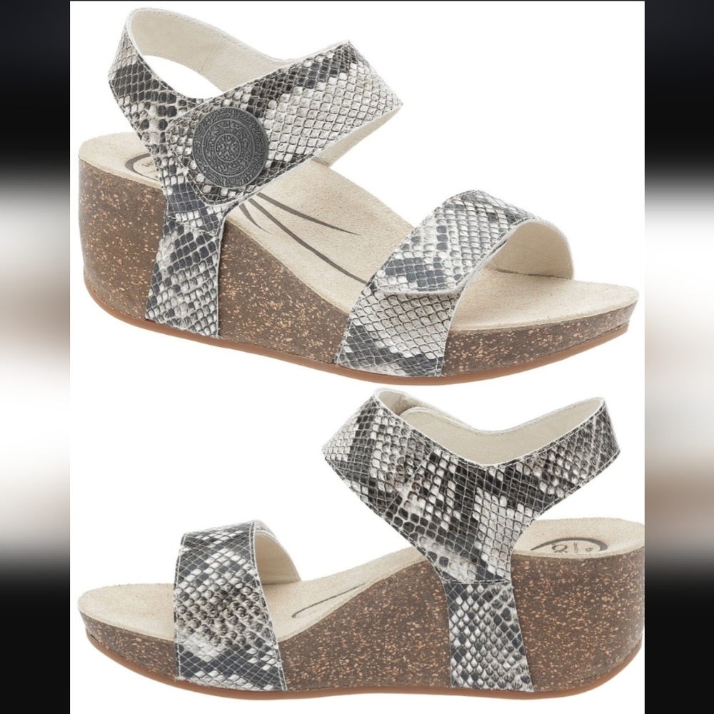Abeo.Wedge Sandals Size 8.5N